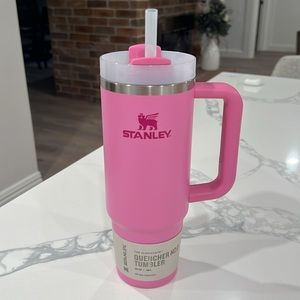 💕Cute. Authentic STANLEY TUMBLER.